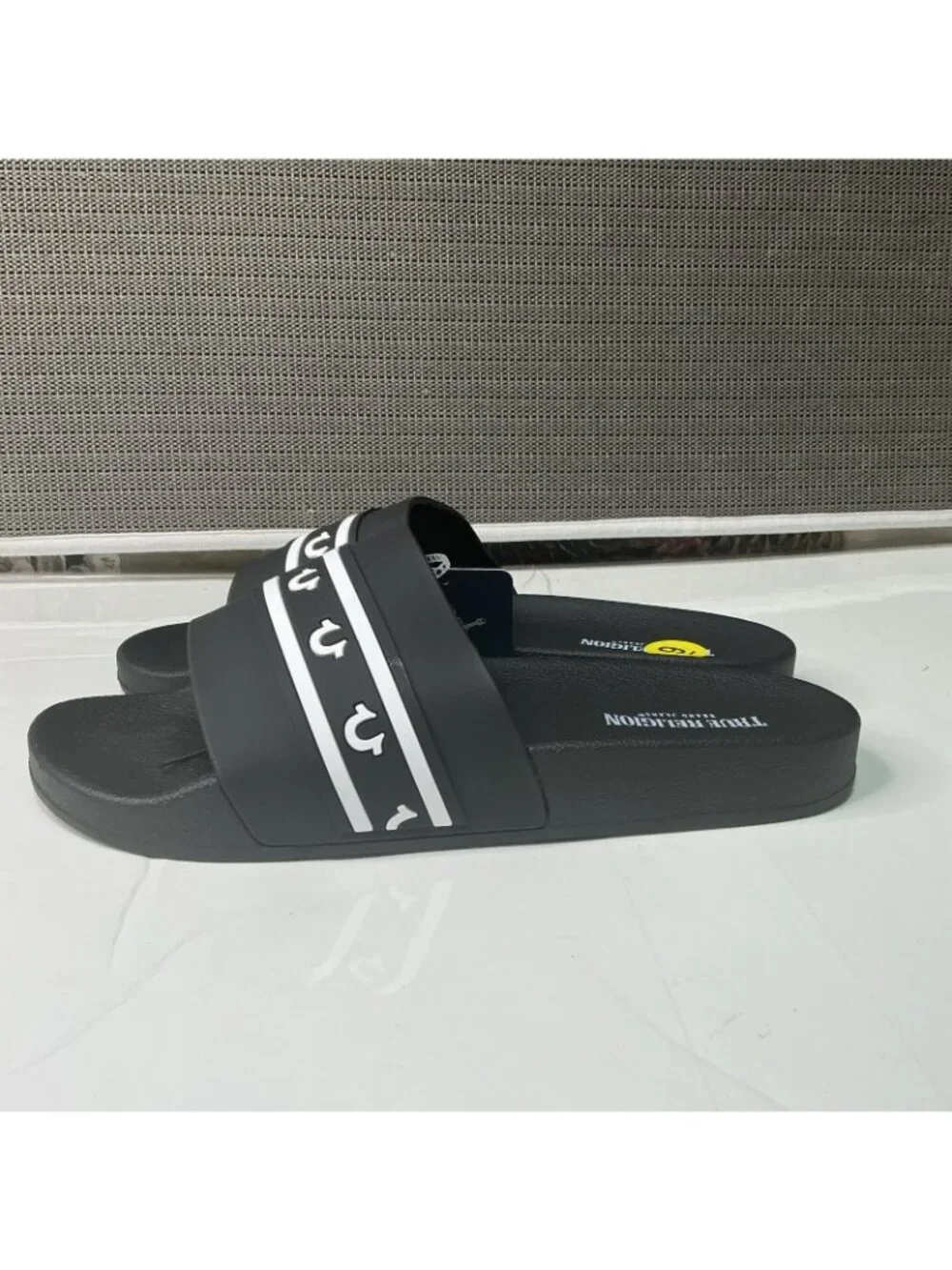 True Religion Men's Size 9 Style TR-Snoop -S Black & White Logo Slide Sandals
